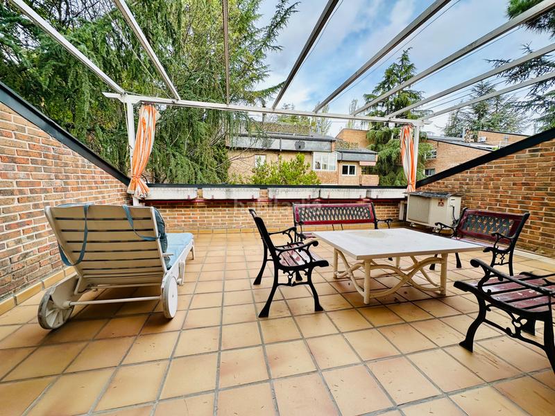 Foto ff823060-a01c-4b46-bae1-cb0edfea9188. Attique avec cheminée chauffage parking piscine dans Galapagar