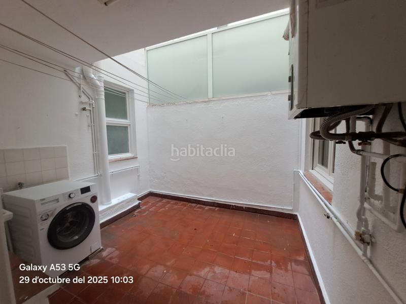 Foto 827a2928-b74d-49c4-ac8a-af5f675faae8. Etagenwohnung mit heizung in Barri del Centre Terrassa