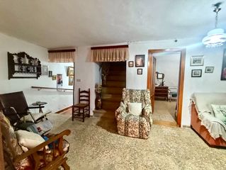 Reihenhaus  Calle arroyo 9. Chalet adosado en alcaudete con gran potencial de reforma