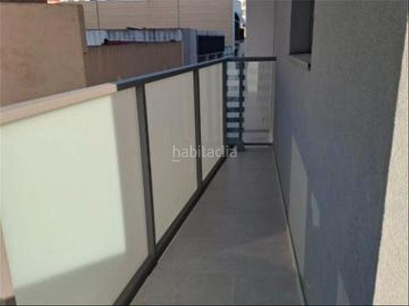 Foto bc12b3d7-81f4-48c6-812d-cb81f87c3497. Alquiler piso en Centre Badalona
