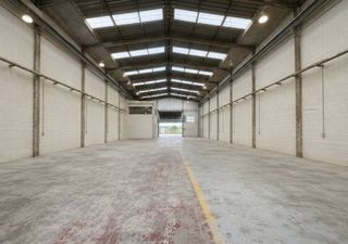 Nau industrial a Sant Fost de Campsentelles. Nave en venta