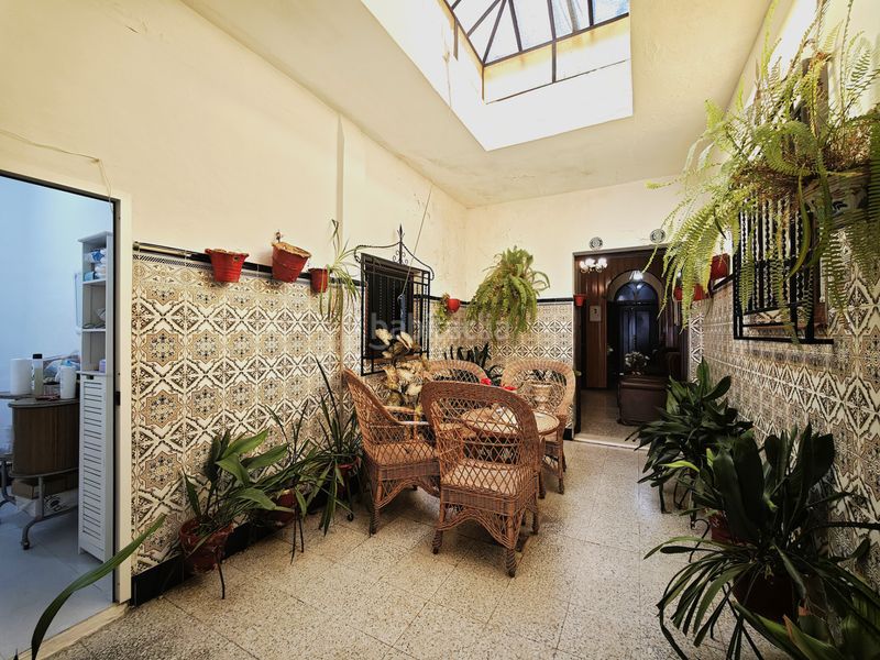 Foto 5ff7d6d2-640a-490f-9782-0c8f4c4004b6. Casa amb aparcament a Lebrija