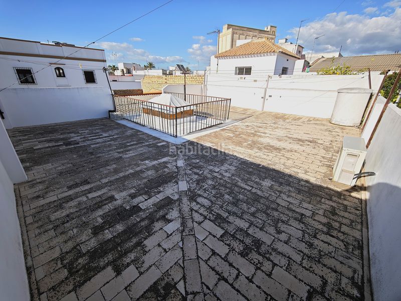 Foto b9db95d7-0a4b-410e-a7e1-e818e1d556ee. Casa amb aparcament a Lebrija
