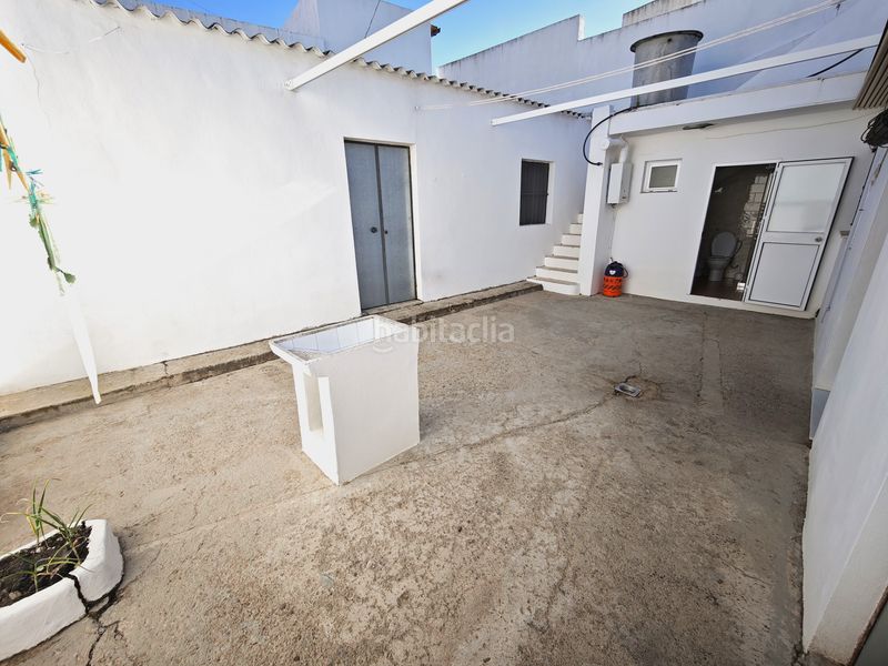 Foto f773f613-b14e-49b2-a848-29a9f2f06609. Casa amb aparcament a Lebrija