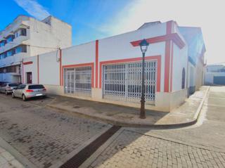 Local Comercial en Lebrija. Local en esquina en zona centro