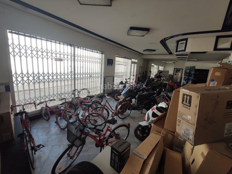 Foto 9e058a3d-0d96-494e-b5a7-c09304c7ef30. Geschäftsraum in Lebrija