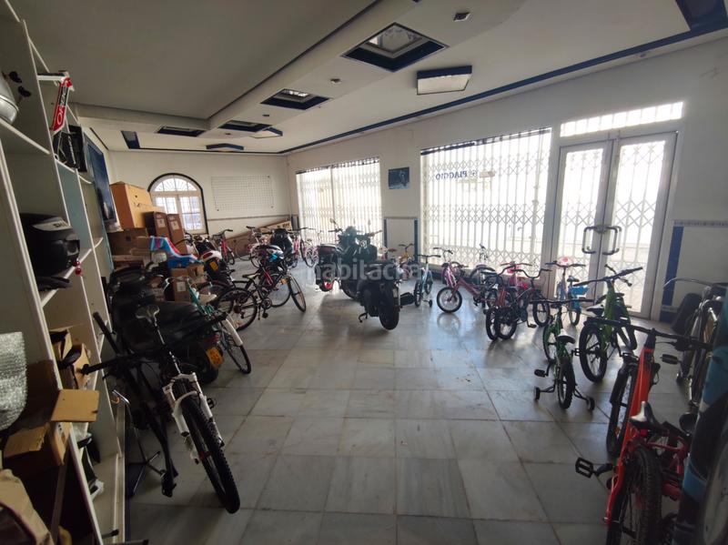 Foto f6df92d4-8be2-4f76-a8ba-4915899174f9. Geschäftsraum in Lebrija