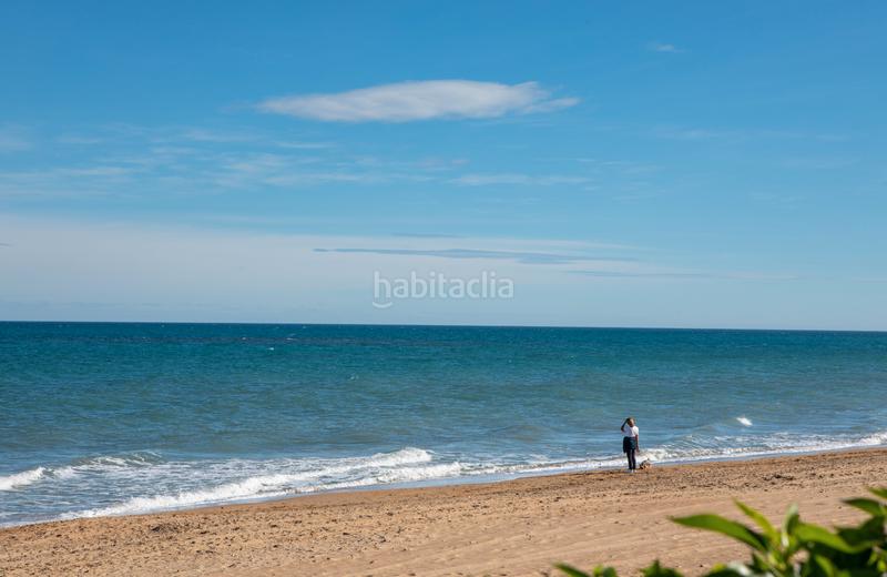 Foto 2b541929-d357-4aea-b56d-d4d76780df3b. Alquiler piso en carrer passarell 4 alquiler temporal: apartamento en playa grande con terraza y vistas al mar en Dénia