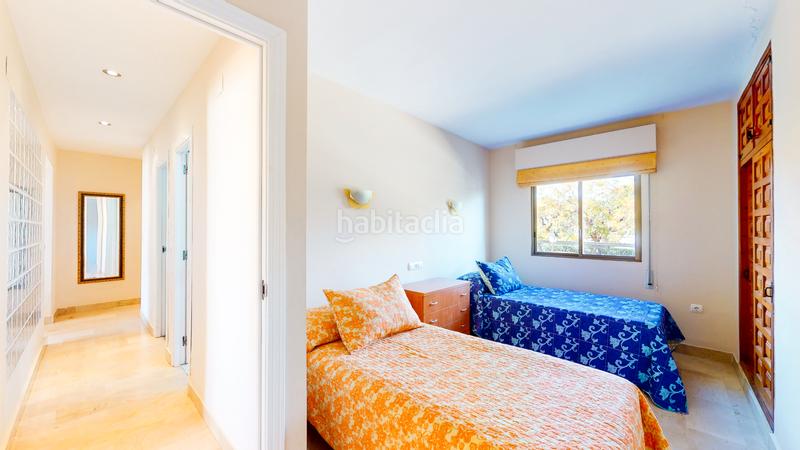 Foto f9b9fedd-4f8c-4d7c-82c2-9cc4e79a58c0. Alquiler piso en carrer passarell 4 alquiler temporal: apartamento en playa grande con terraza y vistas al mar en Dénia