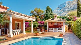 Alquiler Chalet  Carrer palera 4. Villa cuatro soles para 10 personas con jardín y barbacoa. wifi.