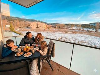 Location Appartement à Urbanización vega de la selva 1 6a. Apartamento con terraza y vistas a la montaña, junto a las pista