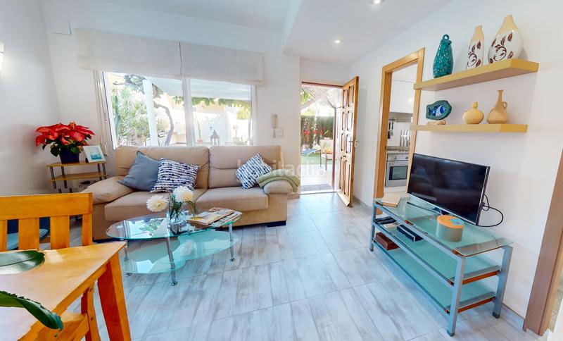 Foto c6f71be9-f6c8-4a2c-ab07-3f95a989d192. Rent flat in carrer llobarro 7b in Les Bassetes - El Marjal Dénia