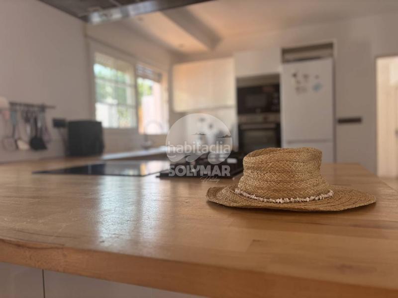 Foto 86bf1a61-9f06-464b-9bc6-e9716abb4032. Alquiler chalet casa de lujo en la caleta en Caleta de Velez