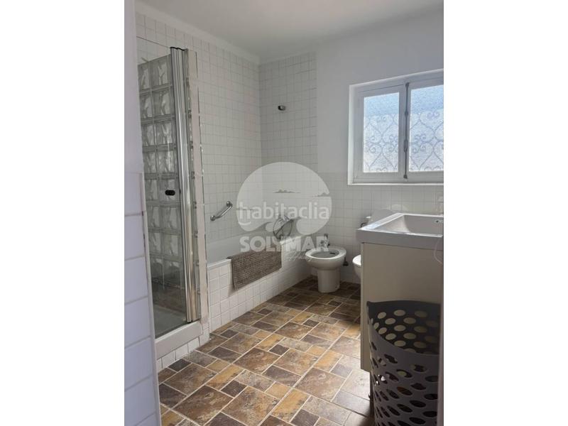 Foto bebf220b-8dec-4a0d-a4c2-07e825c2858f. Alquiler chalet casa de lujo en la caleta en Caleta de Velez