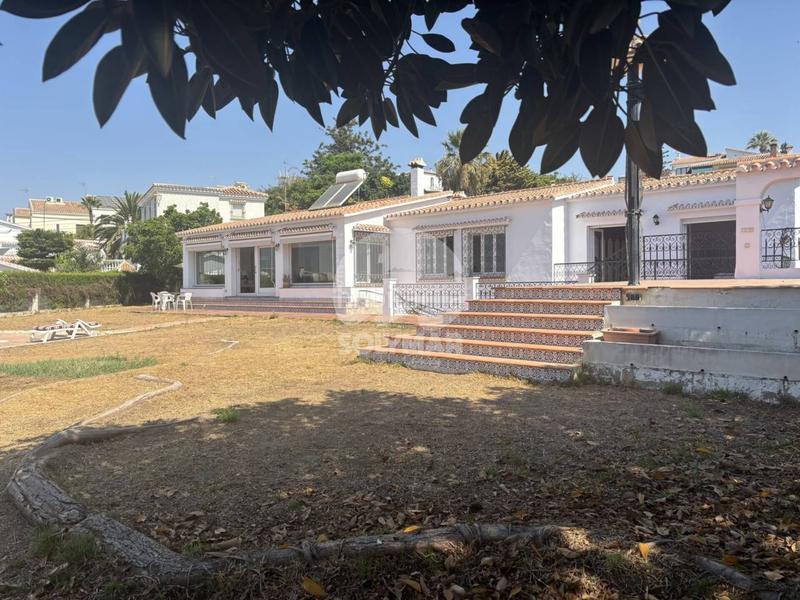 Foto 1786dbfc-d68d-4f32-8530-d07671cefc5d. Location chalet avec parking piscine dans Caleta de Velez