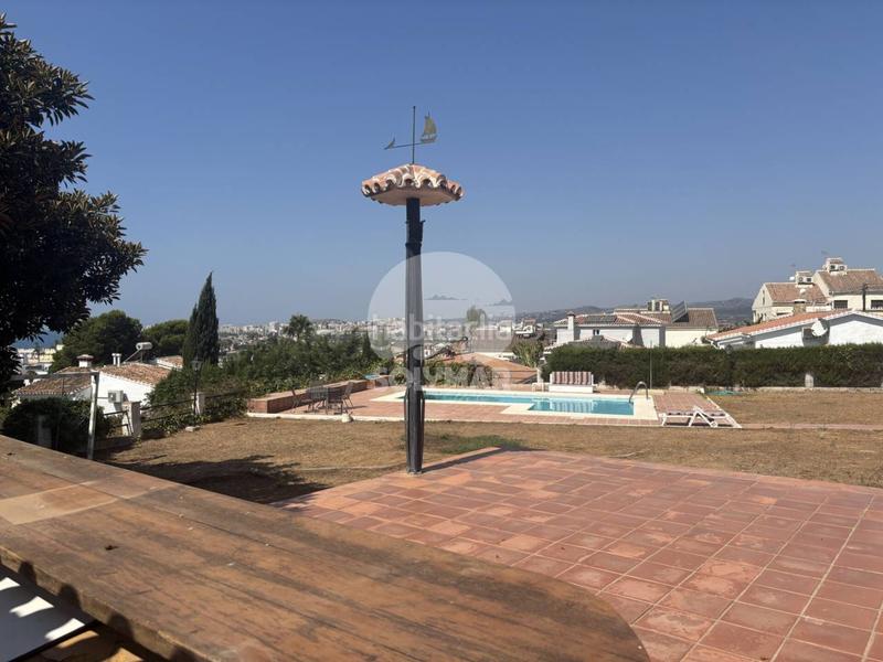 Foto 94bcf5e8-5ff2-43c5-9866-e840745cc00a. Location chalet avec parking piscine dans Caleta de Velez