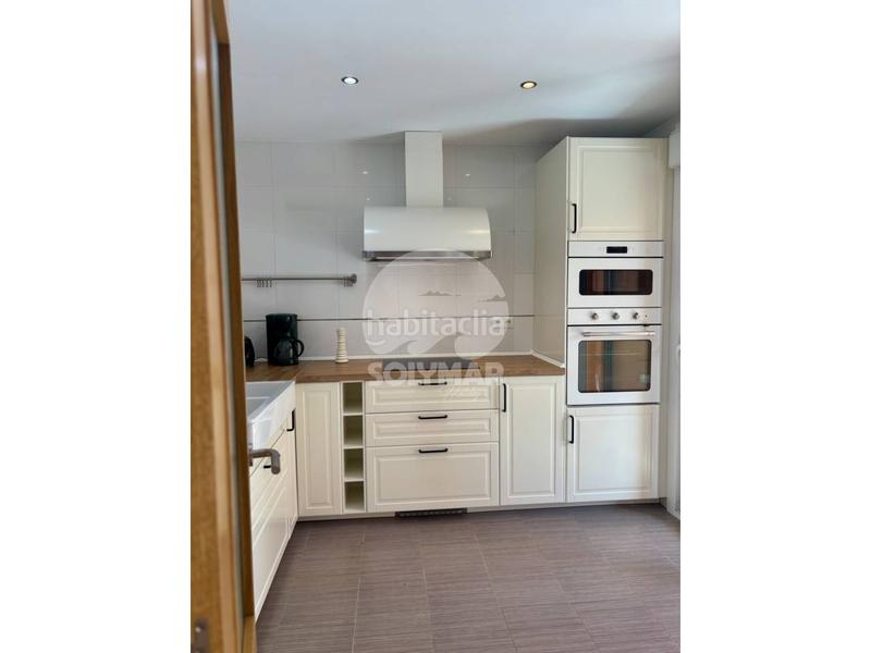 Foto 2765c52e-f27c-439e-a103-e8deb46dd760. Lloguer casa adossada amb aparcament piscina a Benajarafe