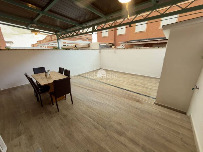 Foto cd6336ee-098d-427d-bfc4-d627acee1249. Lloguer casa adossada amb aparcament piscina a Benajarafe