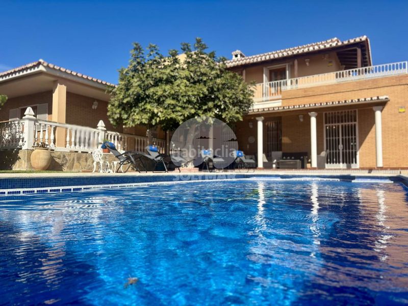 Foto 3d9dc154-332e-492f-aab1-a62ca7869bd6. Xalet amb aparcament piscina a El Tomillar Torre del Mar