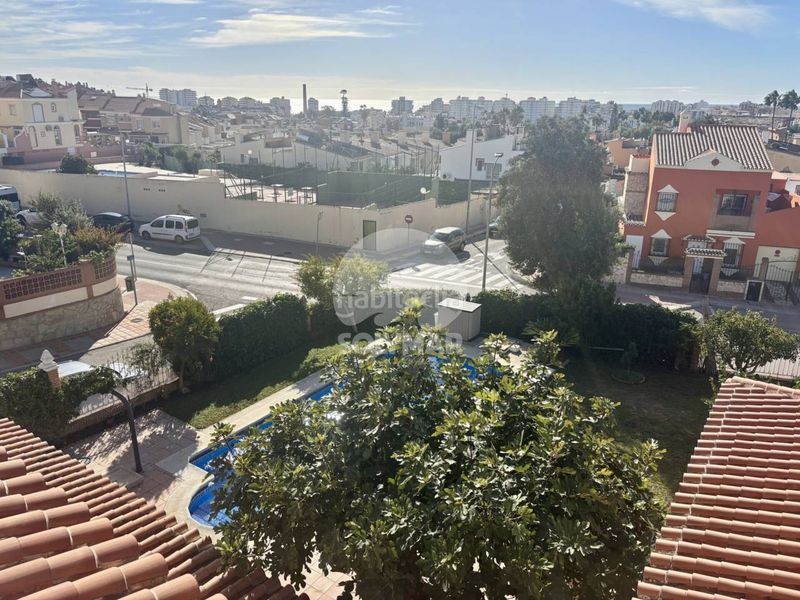 Foto c1446890-09a4-43bd-916c-757ac2906625. Xalet amb aparcament piscina a El Tomillar Torre del Mar