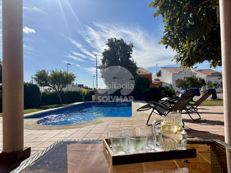 Foto d3ec74d0-3aa8-4b7c-b02d-eaa4240eefcf. Xalet amb aparcament piscina a El Tomillar Torre del Mar