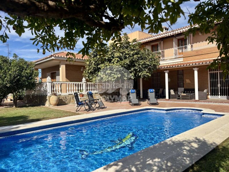 Foto e842c999-52ff-4c4b-bb1c-8608f4d48caa. Xalet amb aparcament piscina a El Tomillar Torre del Mar