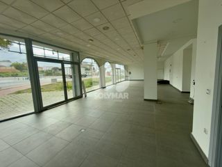 Business premise  Avenida juan carlos i. Local comercial en venta en vélezmálaga