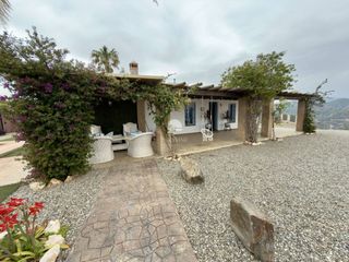 Rent Country house  Calle 36°49´17.3"n 4°12´11.4"w. Casa puerta azul by solymar properties