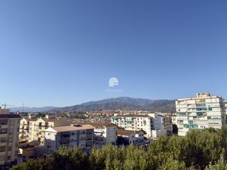 Rent Flat  Calle azucena. Piso reformado de alquiler temporal en torre del mar, vélezmálag
