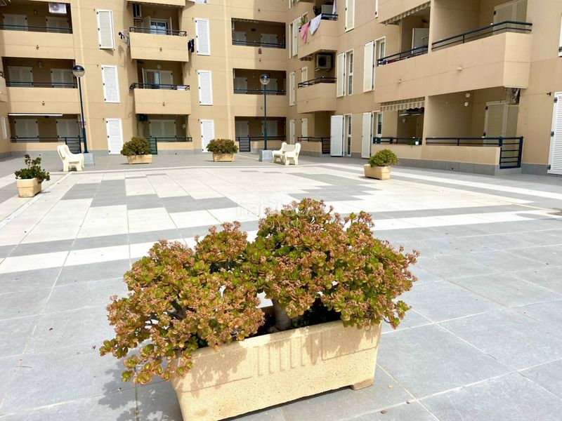Foto da6d611d-bcbb-415e-97eb-bfb125227fd0. Lloguer pis amb aparcament piscina a Benajarafe