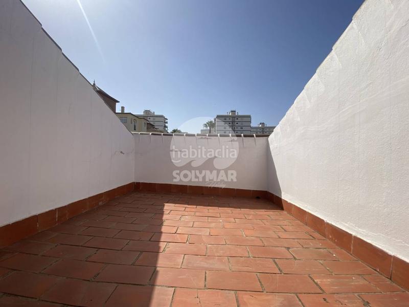 Foto 318173ff-efb4-4ef1-b7e4-9d387a390b0a. Casa  arjona en Paseo Marítimo de Levante Torre del Mar