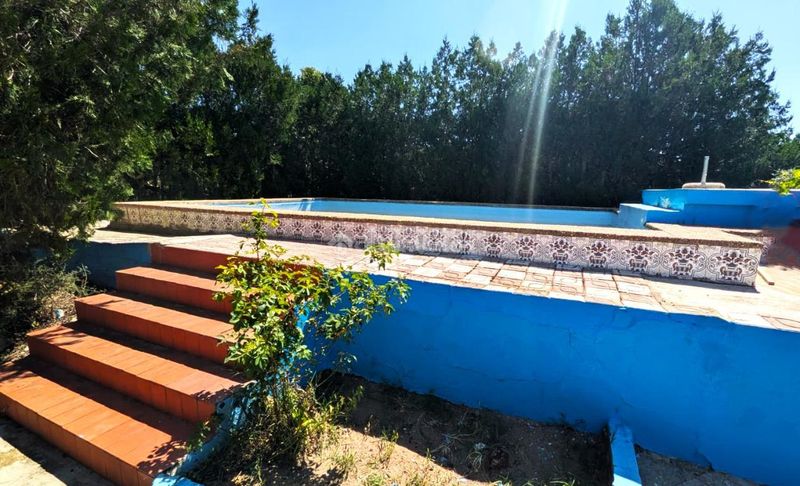 Foto cd9d7423-99e5-4299-a020-8b90042fec17. Masia amb piscina a Marchena