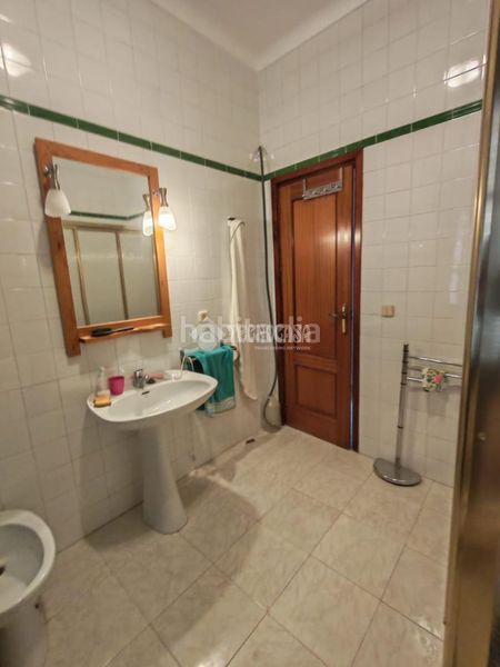 Foto 13c7600d-d03b-4052-987d-c1fa4135aae9. Casa aparellada a Marchena