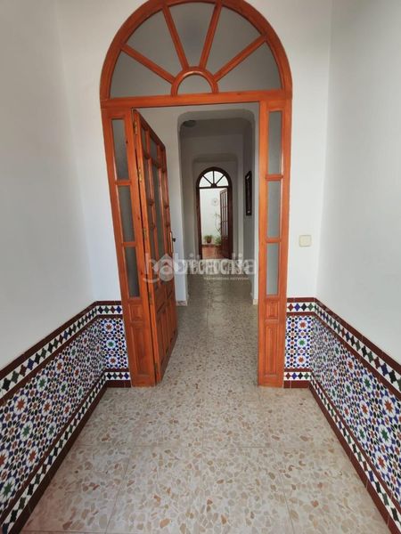 Foto 6a2b0eb0-7312-4853-935d-f579ad6986f1. Casa aparellada a Marchena