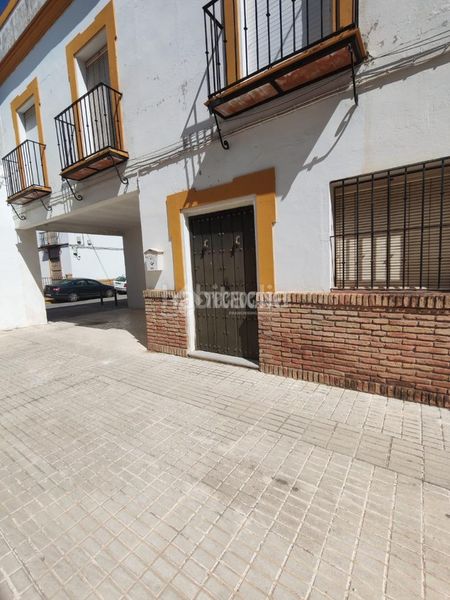 Foto d3b8e7f4-7853-4fd2-ae8c-1cecce82642a. Casa aparellada a Marchena