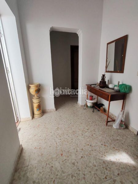 Foto f68bc8c4-39d0-47bb-8021-e583463469f2. Casa aparellada a Marchena