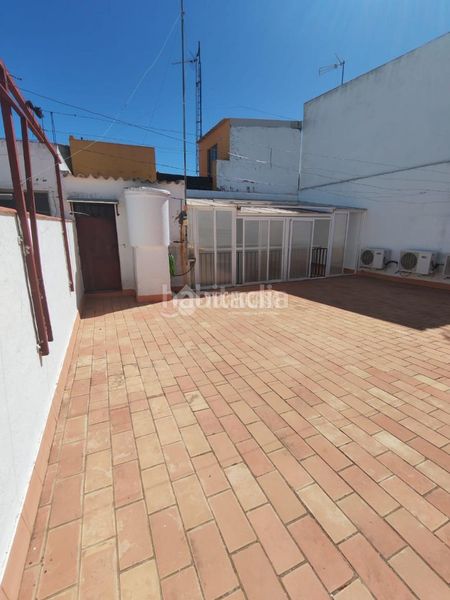 Foto ce9100aa-9dad-42c5-82df-4fb2c0cdf346. Casa a Marchena
