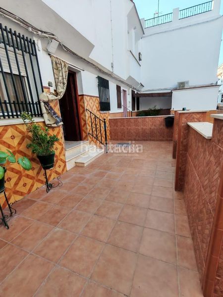 Foto ffb4ca7d-e8b5-4ebf-9e64-52a143b3b5b6. Casa aparellada a Marchena