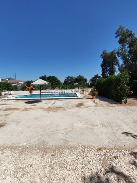 Foto 20a7dcd9-e2b0-42ac-8758-1a5b4b7f511e. Masia amb piscina a Marchena