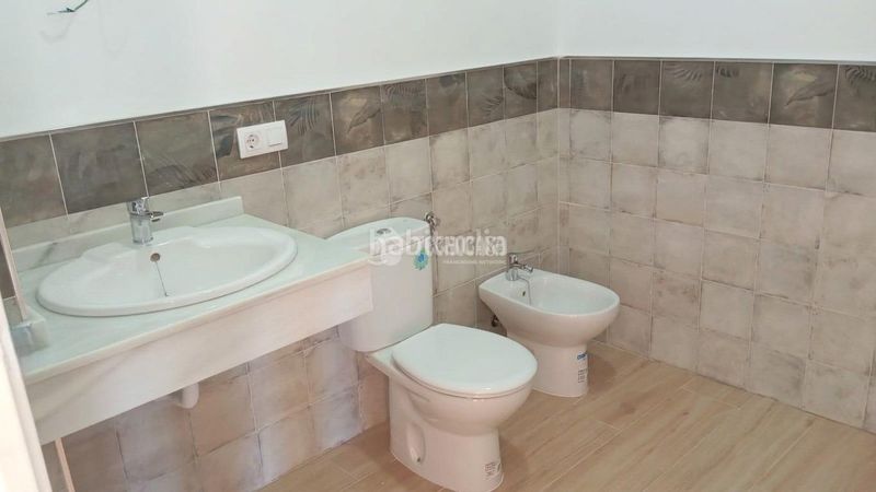 Foto ff550057-c81d-4485-90c4-96b12d353079. Local comercial a Marchena