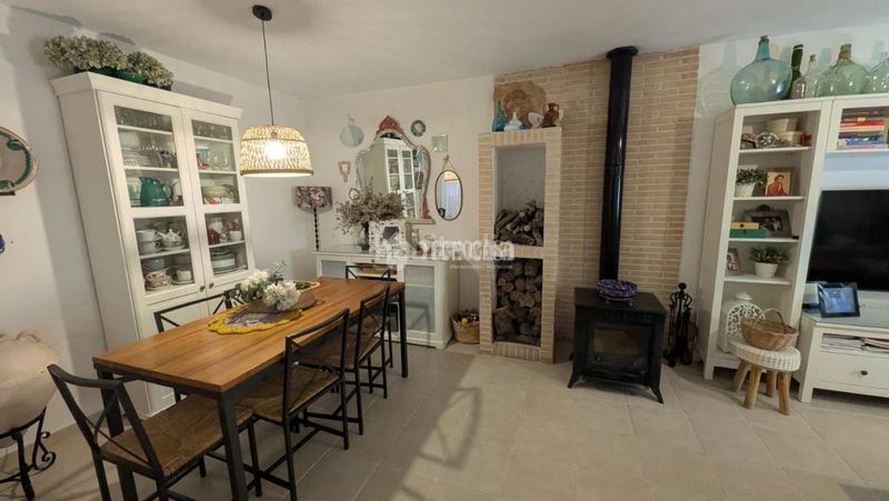 Foto b98572ad-08ba-4b5c-a709-b670e221b354. Casa aparellada a Marchena