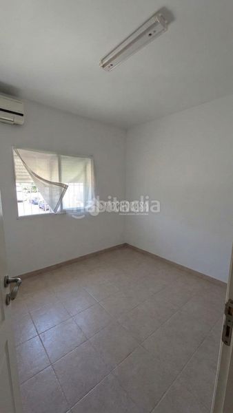 Foto cfa37559-efc0-4a5e-a250-3f0ea3a52866. Casa aparellada a Marchena