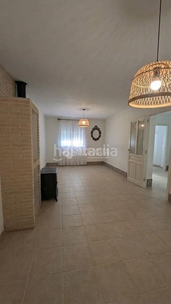 Foto d067193f-077b-434e-849d-b5791fe11505. Casa aparellada a Marchena