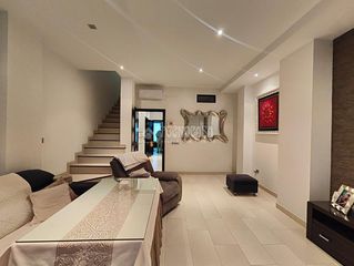 Casa aparellada a Palacios y Villafranca (Los). Casa en venta en los palacios y villafranca