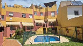 Doppelhaus in Fuente Alegre - El Chaparral - Los Morales. Casa en venta en málaga