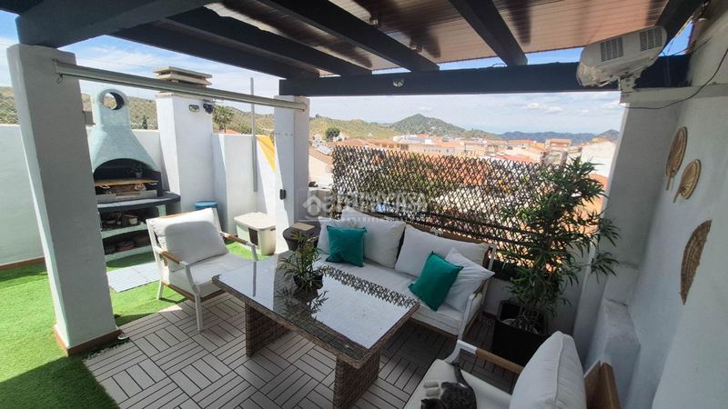 Foto 9f7f1e9f-d84e-43d1-8ea6-1abbb5b8d725. Casa aparellada amb piscina a Fuente Alegre - El Chaparral - Los Morales Málaga