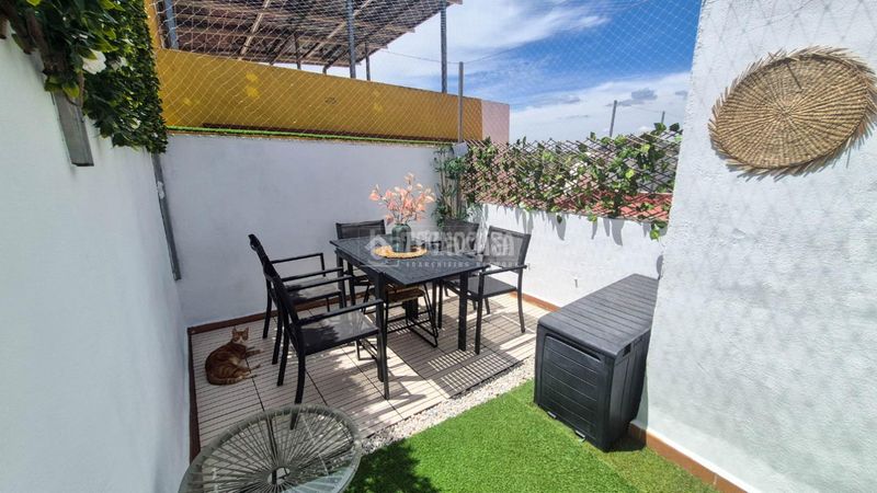 Foto e0832255-6368-4374-96e3-19797ae3851b. Casa aparellada amb piscina a Fuente Alegre - El Chaparral - Los Morales Málaga