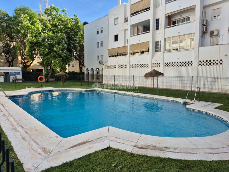 Foto 8d8f3b24-932c-4a74-af45-850b55b06cb8. Pis amb calefacció piscina a El Consul - Ciudad Universitaria - El Romeral Málaga