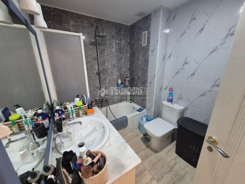 Foto acaa67a9-b1a0-4398-8863-8207c4028450. Pis amb calefacció piscina a El Consul - Ciudad Universitaria - El Romeral Málaga