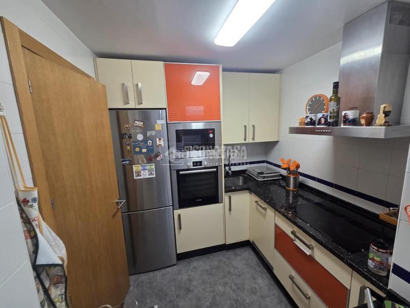 Foto 7b3cca75-9577-496a-9d5c-bc48bd06a94b. Appartement avec parking dans Santa Isabel Málaga